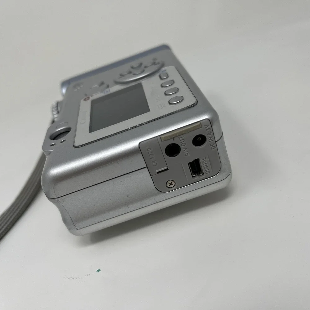 Canon PowerShot A60 2.0MP Digital Camera Silver 256MB CF Card Bundle - FOR PARTs